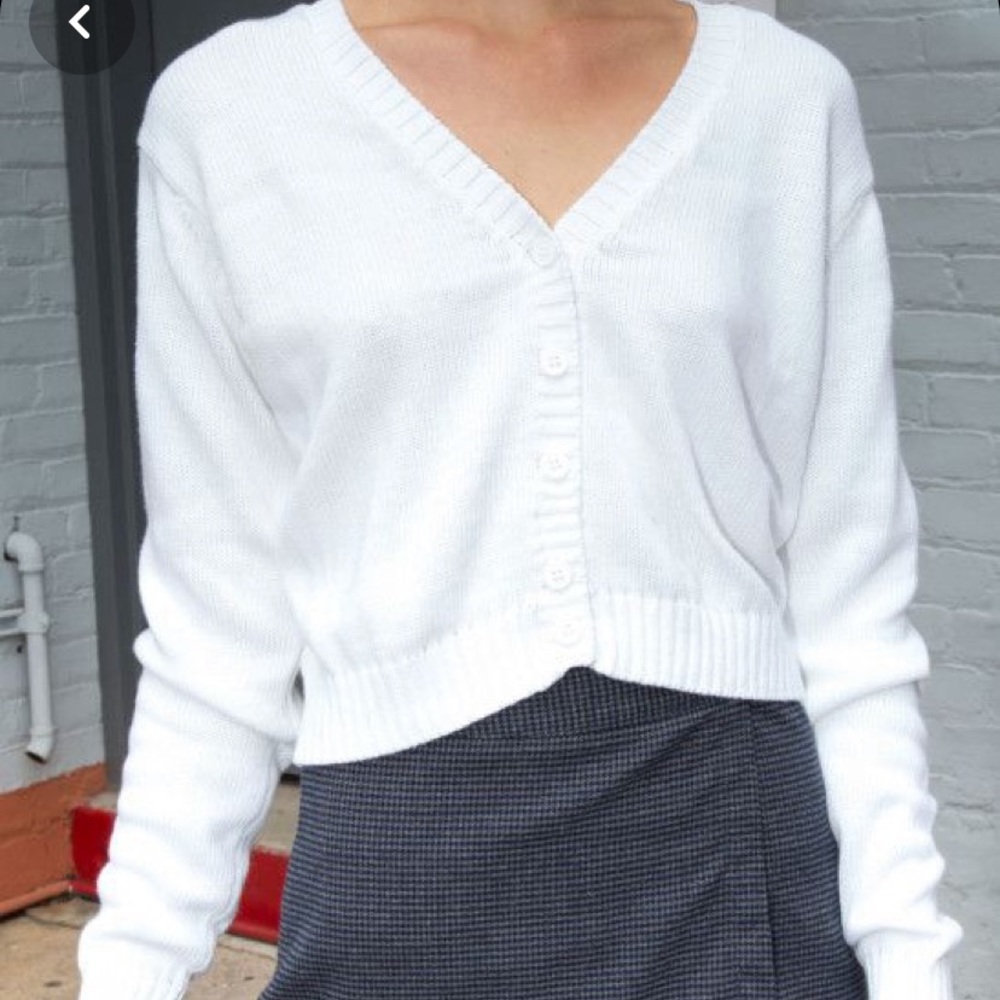 Brandy Melville Billie Sweater Gray - Picture 2 of 3